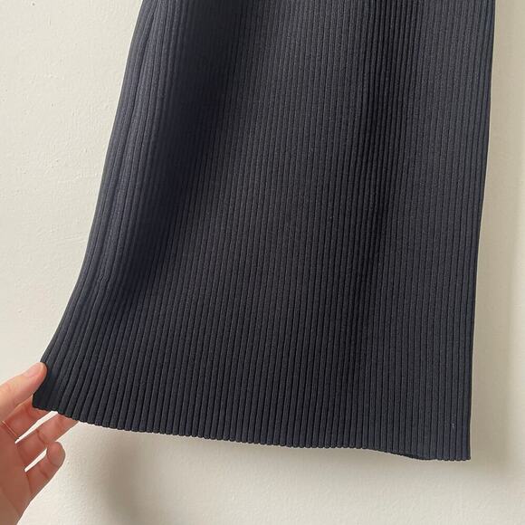 ASTR The Label Black Ribbed Scoop Neck Long Sleeve Midi Dress size MEDIUM - Picture 7 of 7